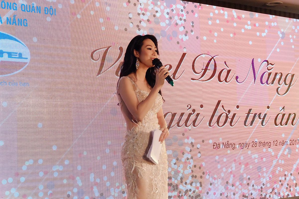 Irene Ho MC at Viettel customer appreciation gala