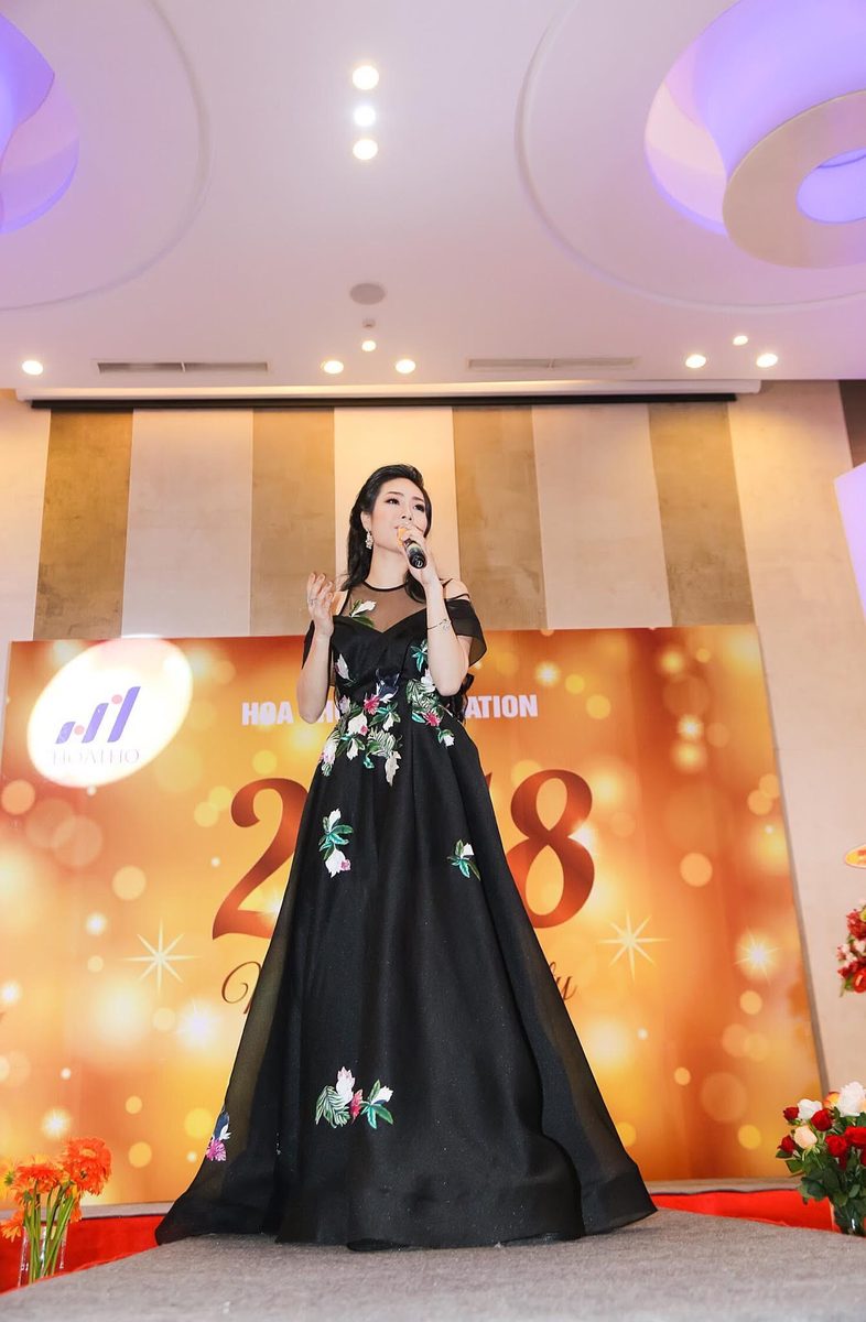 Irene Ho MC at Hoa Tho Corporation gala event
