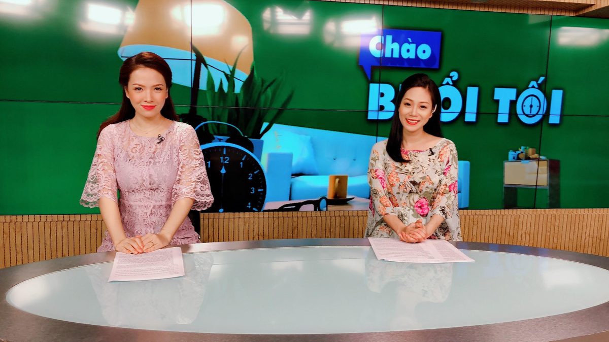 Irene Ho presenting on VTC Digital Television in Vietnamese